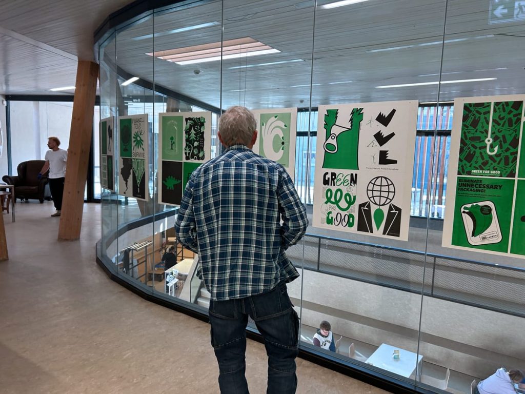 Ausstellung der PosterForFuture im Waldcampus der HNEE 12. bis 14. März 2026